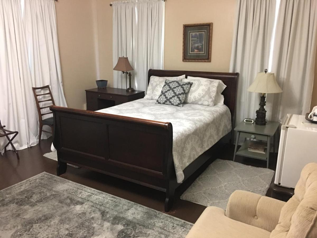 Oak Manor Inn ハーツビル エクステリア 写真
