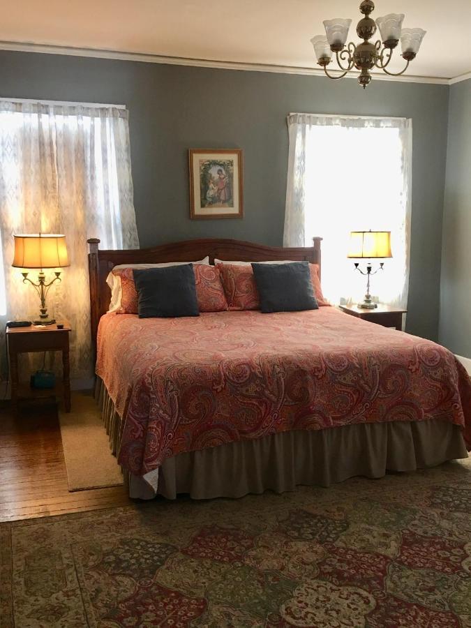 Oak Manor Inn ハーツビル エクステリア 写真